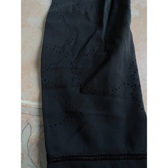Athleta leggings lasercut design on the front of the legs size S‎ - Picture 4 of 10